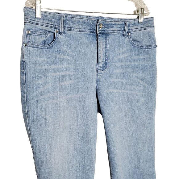 Chico's L 12 Size 2 Jeans Cropped Blue Denim Stretch Embellished Pockets Hi Rise - Picture 3 of 9